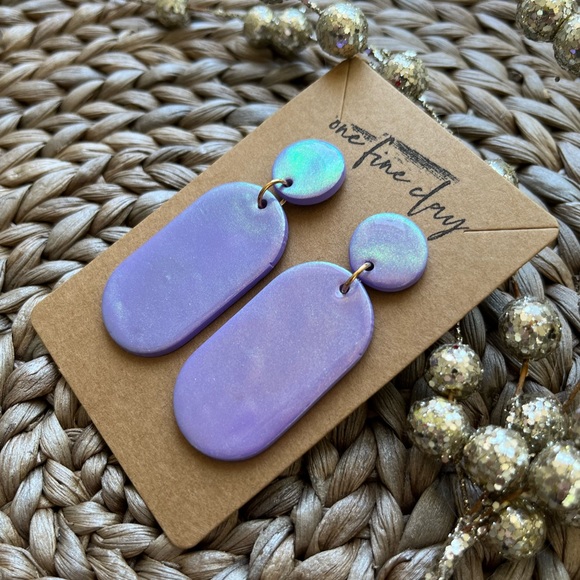 Iridescent Purple Clay & Resin Dangle Earrings - Picture 4 of 8